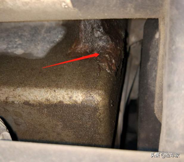 2万公里贬值80多万，45万买辆V8+6.4L的JEEP大切诺基SRT还值吗？