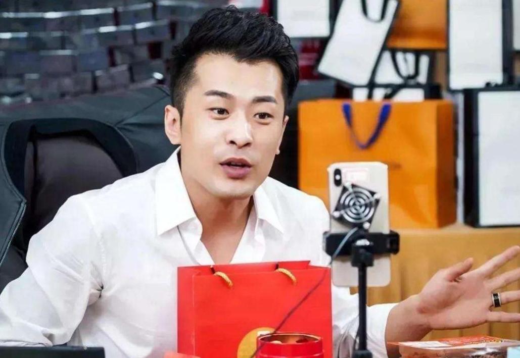 天佑称该叫辛巴老板，见面要将对方当大哥，网曝辛巴一年净赚上亿