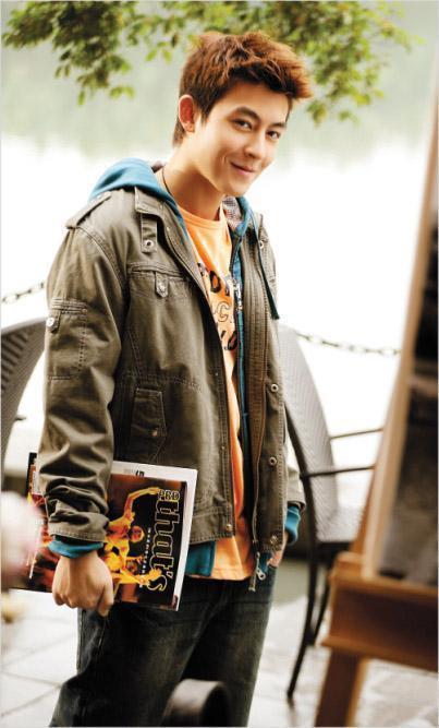 陈冠希直播偷笑,陈冠希偷笑视频