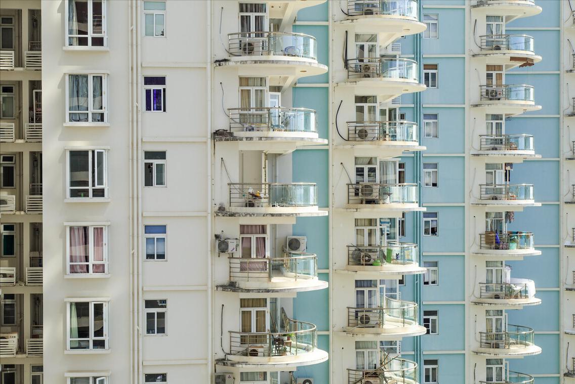 高层顶层有什么优缺点,17层的高层住顶楼的利弊