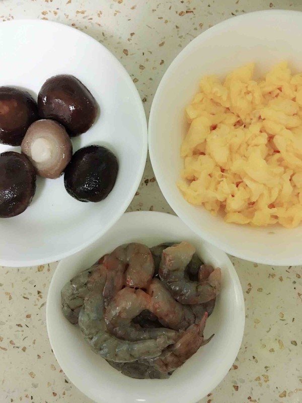 春天用什么菜包饺子好吃,这季节肉和啥菜包饺子好吃