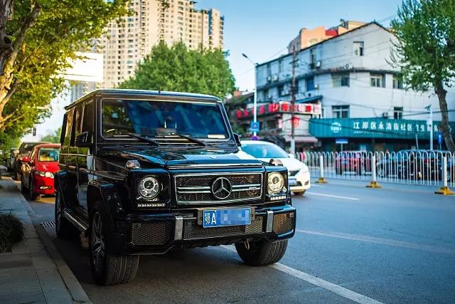 武汉豪车的视频,武汉最豪停车场