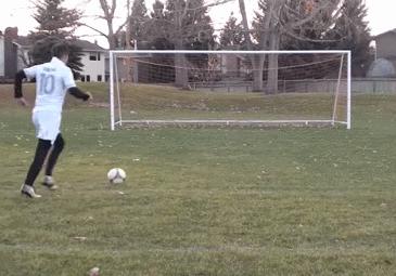 凌空抽射怎么练,弧线射门训练方法和技巧