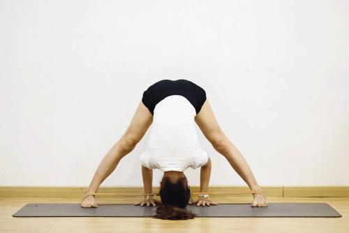 产后妊娠纹如何锻炼消除,产后妊娠纹瑜伽修复