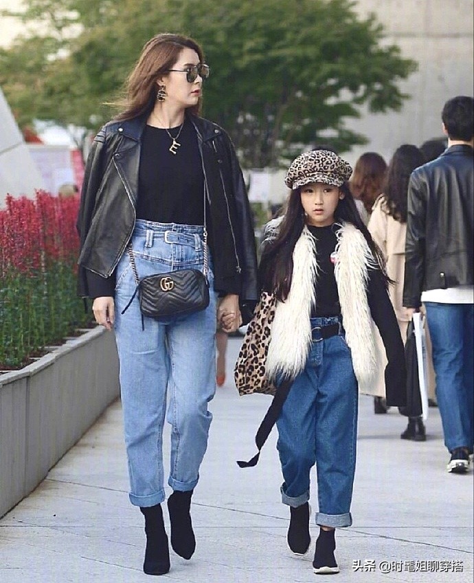 韩国特色服装街拍穿搭,韩国穿搭高级感街拍