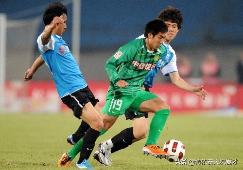 北京足球历任球员,北京球员打野球