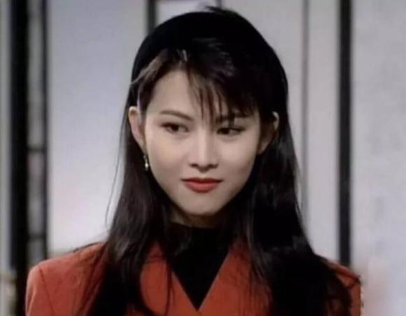 蔡少芬的艰辛往事,蔡少芬人生几经波折大起大落