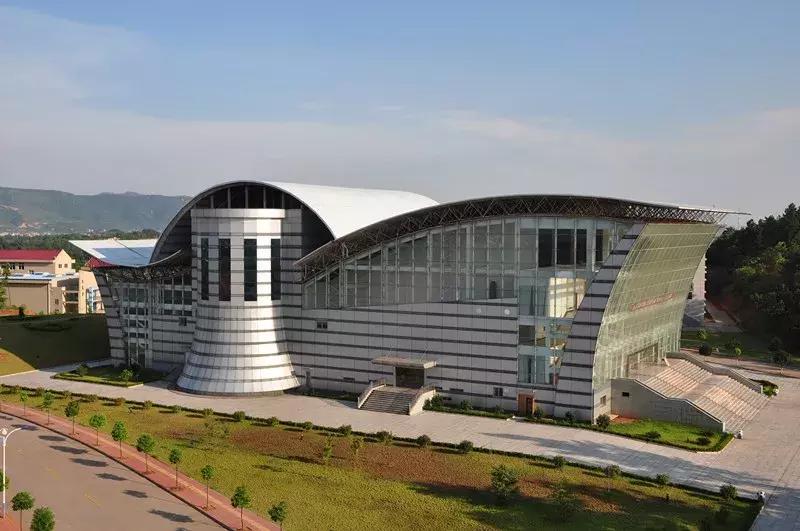 井冈山大学在井冈山上吗？19级萌新请听清——吉安火车站下车