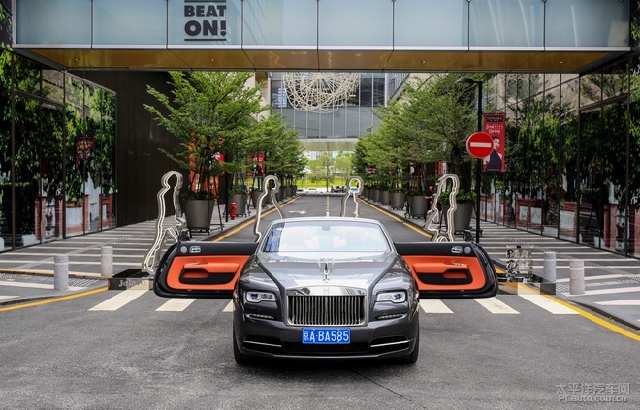 试驾劳斯莱斯曜影2020款,试驾劳斯莱斯幻影2022新款