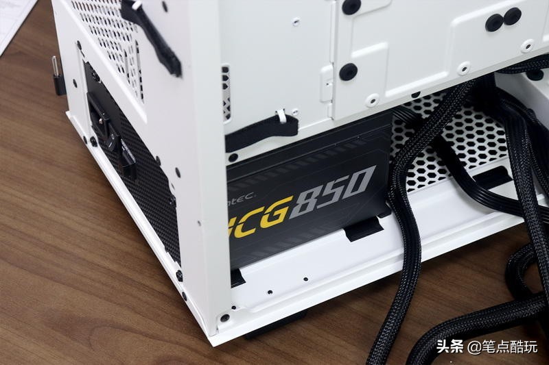 鑫谷开元t1黑色全塔大机箱评测,鑫谷开元t1能横装显卡吗
