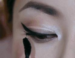 睫毛夹如何刷睫毛,怎么用睫毛夹刷睫毛