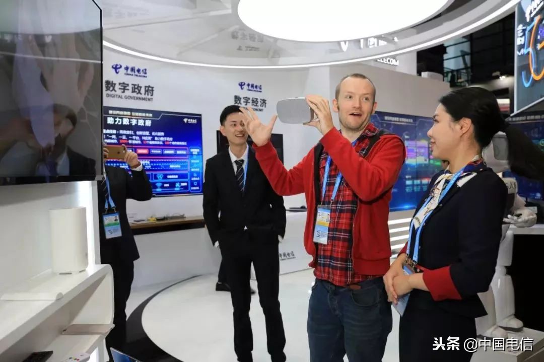 全场的焦点原创视频,全场中的焦点