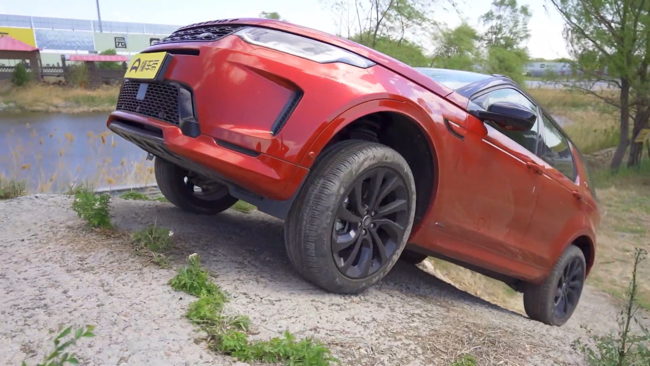 新款路虎发现运动版值得购买吗,全新路虎发现运动版到底表现如何