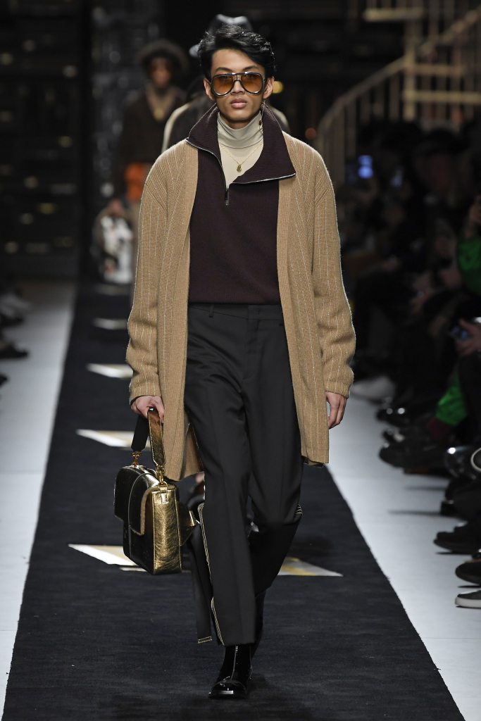 米兰时装周fendi2022春夏系列,米兰时装周2019秋冬fendi价钱