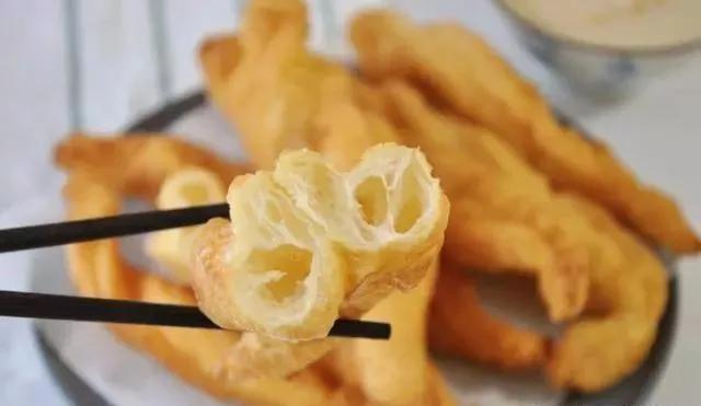 炸油条一斤面放多少酵母粉,炸油条不用面粉用酵母粉