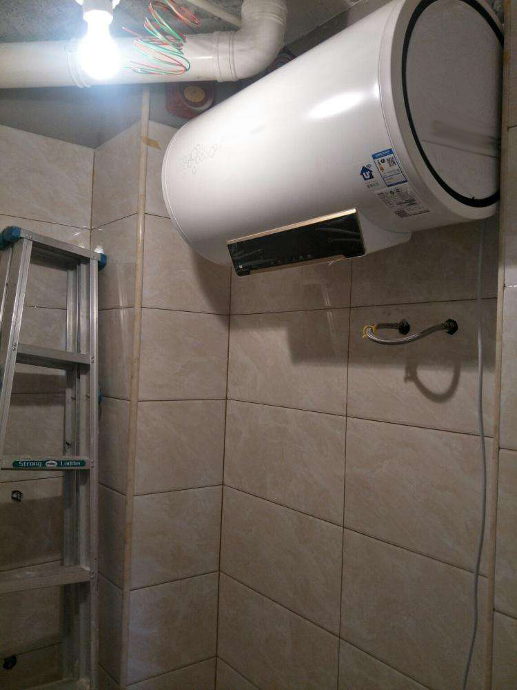 厨房与卫生间太远如何安装热水器,卫生间离厨房较远热水器怎么解决