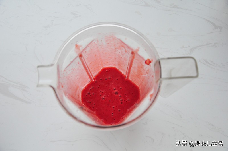 怎样做慕斯蛋糕儿童节,不加鸡蛋的儿童慕斯蛋糕