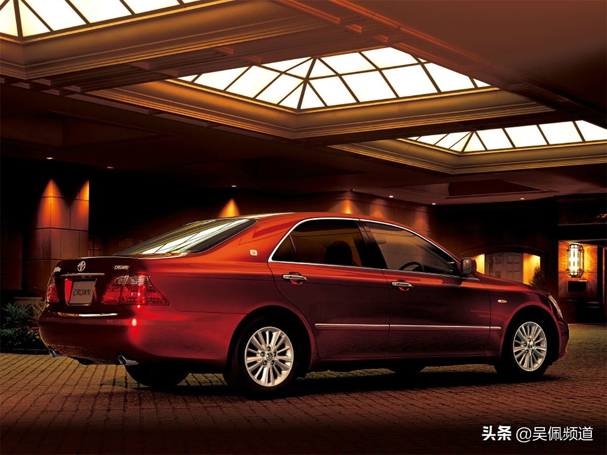 2.5混动2.0t皇冠陆放怎么选,2.5混动皇冠陆放