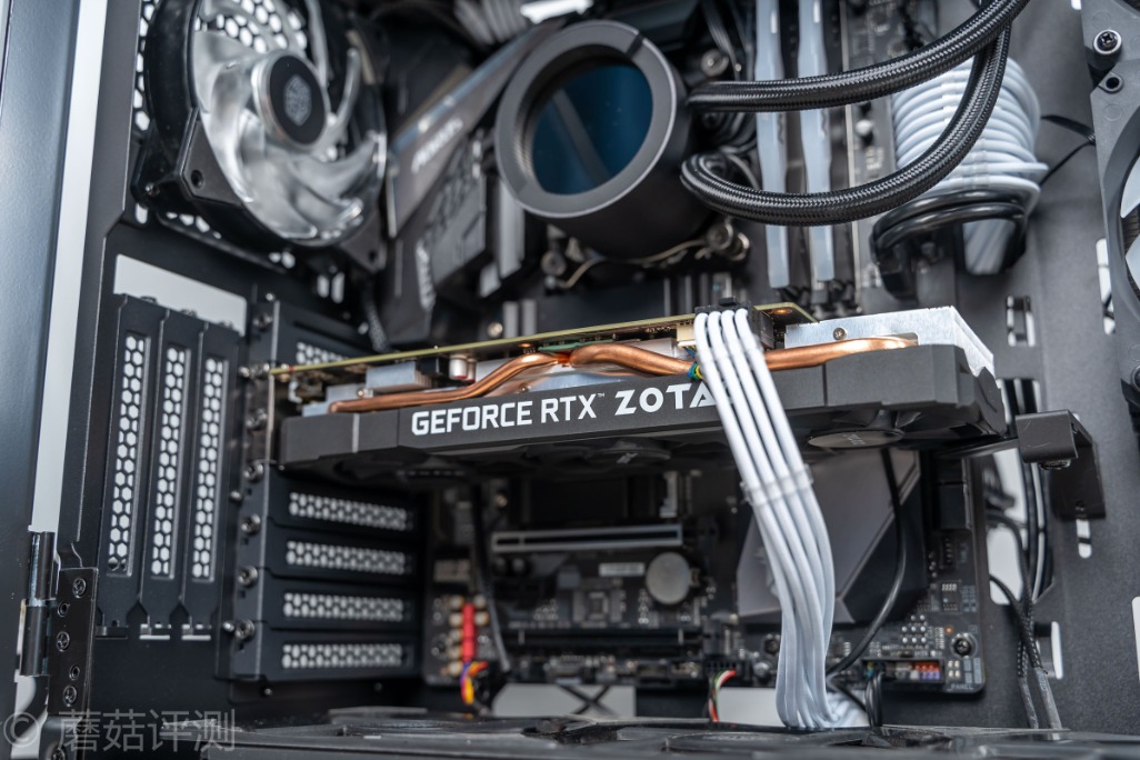 索泰显卡2060s霹雳版oc和x-gaming,索泰rtx2060霹雳oc背板