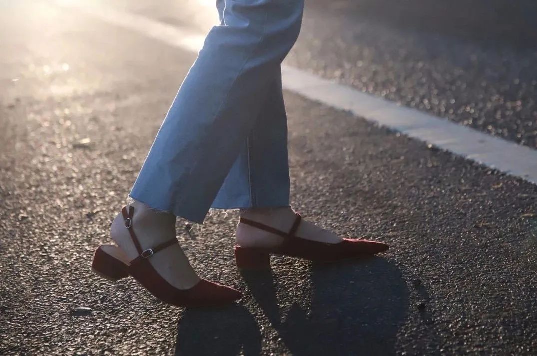 春夏必备三款鞋子品牌大全,秋季潮鞋高颜值推荐