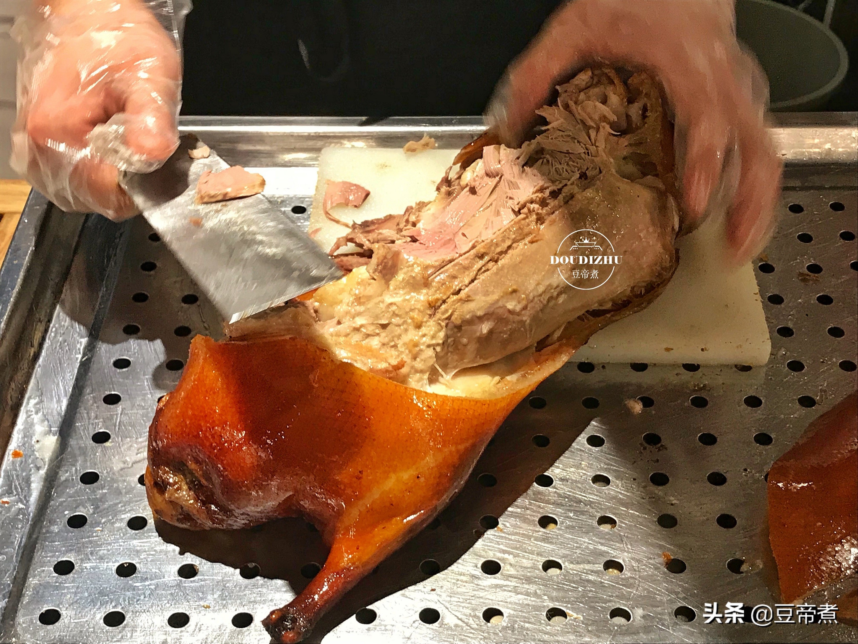 北京烤鸭有什么美誉,北京烤鸭也算特产