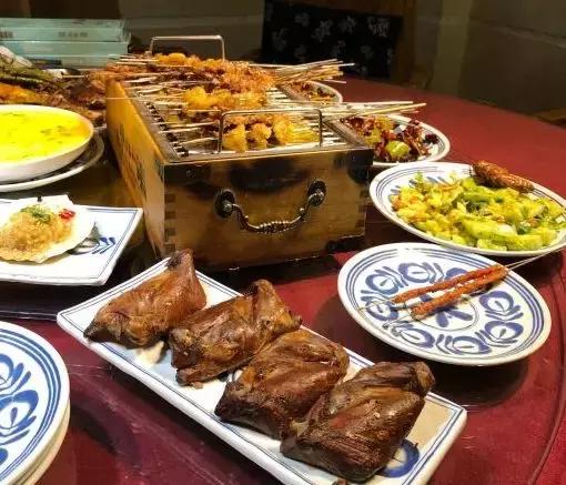 烧烤也能红遍金钻广场一条街,长春烧烤最有特色的烧烤店