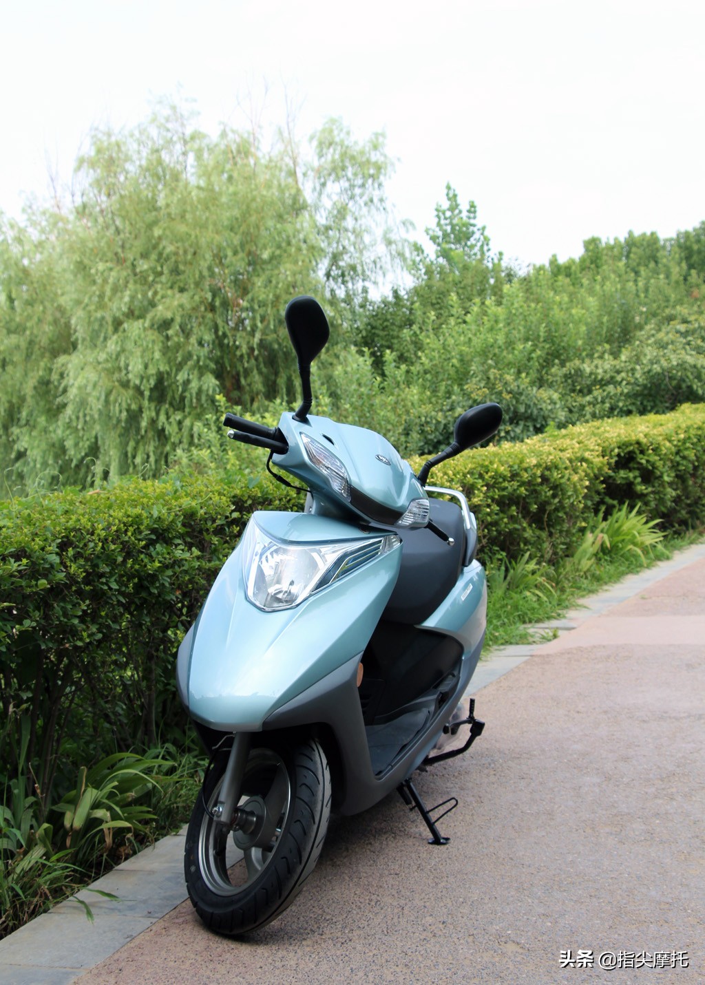 被忽视的都市精灵,经济环保的王野睿御国四电喷摩托车