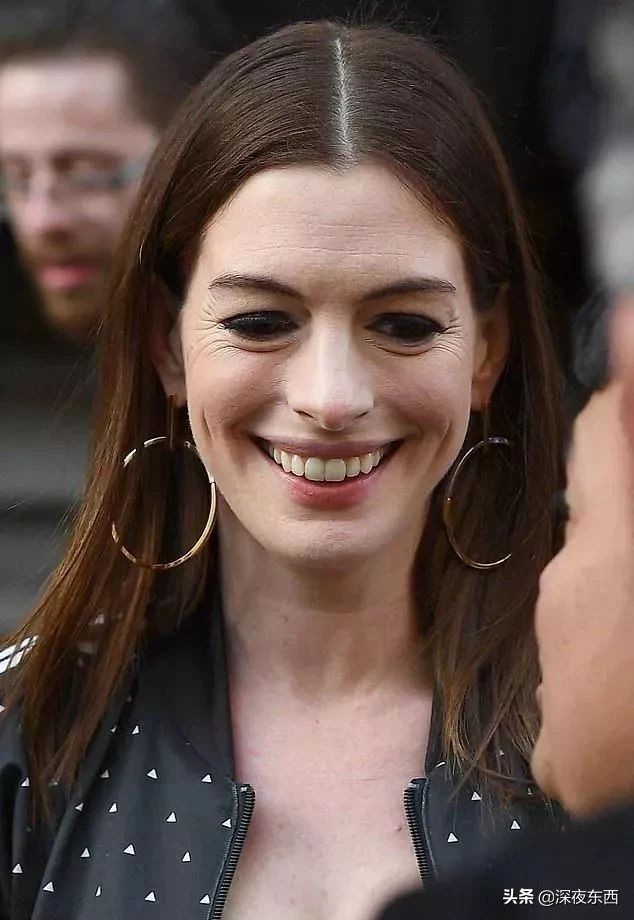 她曾被美国人黑成狗，还碰到*子骗**男友，光鲜背后原来处处都是坑