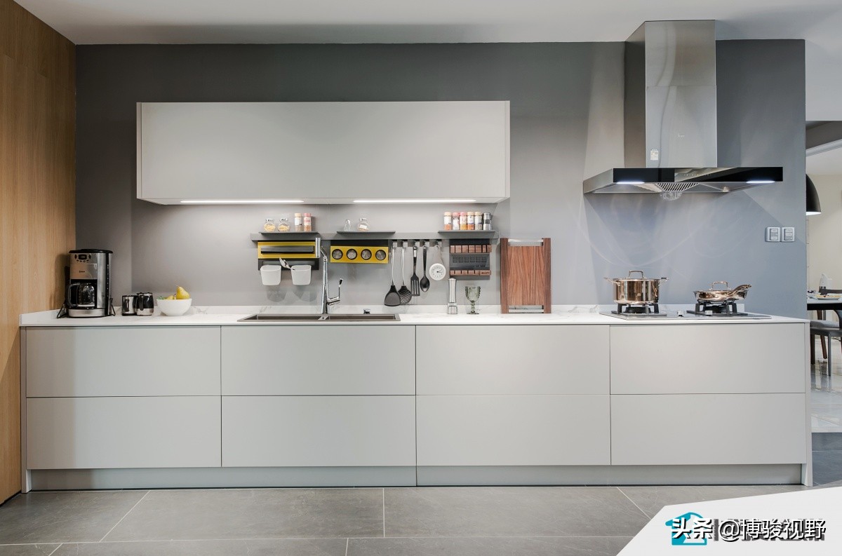 白手起家的创业故事,创业故事白手起家故事