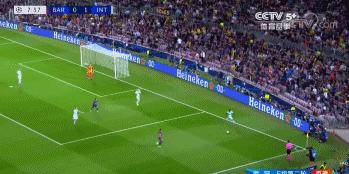 足球过人招数梅西教学,足球过人梅西慢动作教学