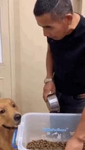 穿恨天高坐地铁的社死现场，两位男士都不忍看这次“崴脚表演”