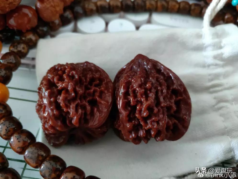 文玩核桃盘多久才会玉化,用手盘的核桃怎么玉化