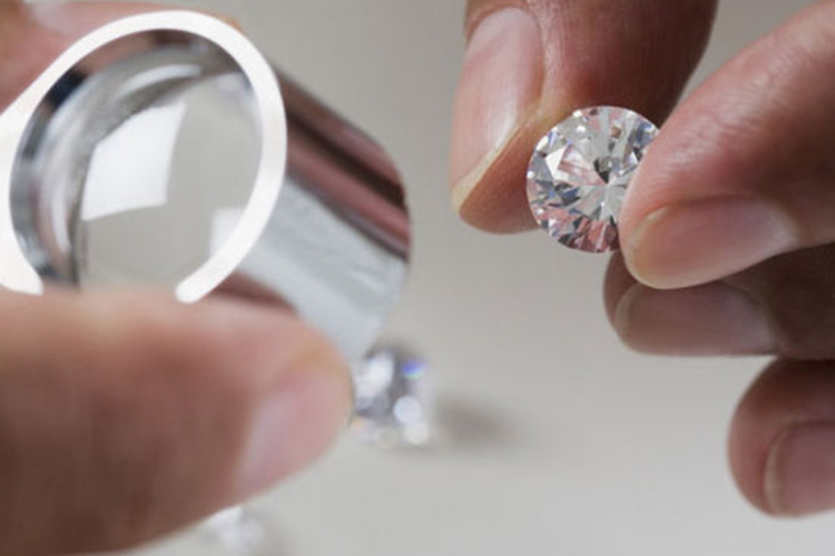 33万的裸钻被掉包,33万裸价钻石被调包