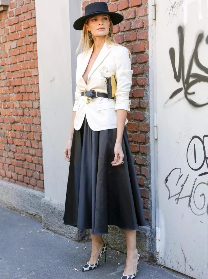 百褶裙怎么穿还好看,百褶裙怎么穿才撑起来