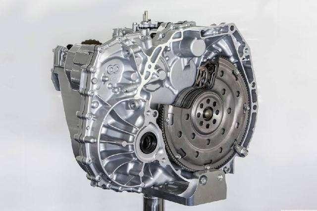 AT和DCT的变速箱的区别,at和dct变速箱哪个低速顿挫明显