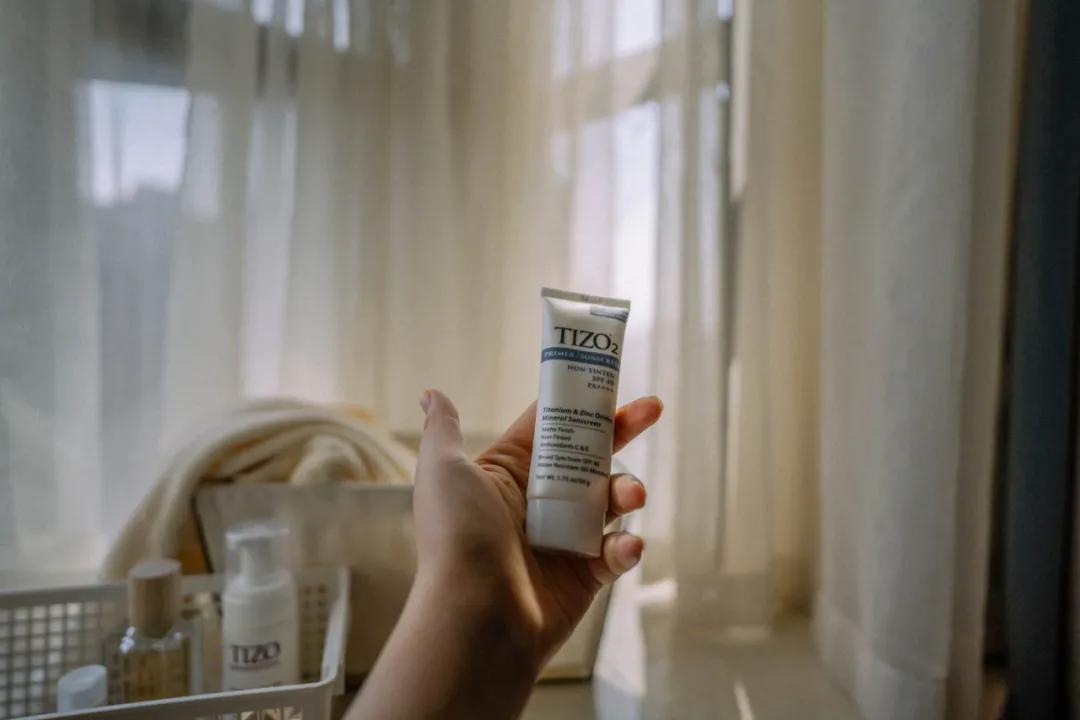 夏日的浪漫洗衣液香味持久留香,真丝护色洗衣液桑蚕丝专用