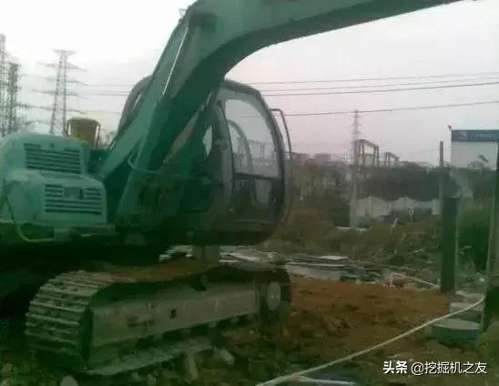 开了10年的挖掘机想改行,18岁开挖掘机开了五年