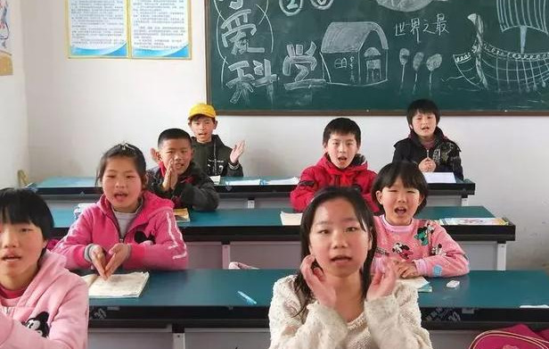 息县张陶中心校江庄小学教师王玲云：学海无涯，学无止境