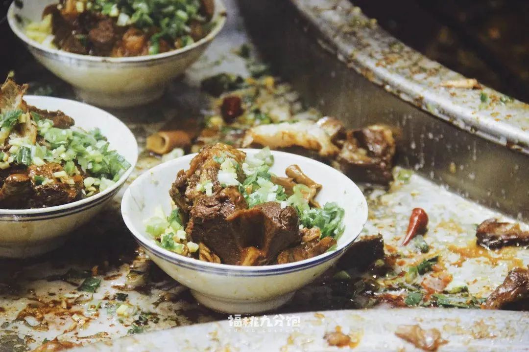 王宝强吃面道士下山,道士下山吃面图片
