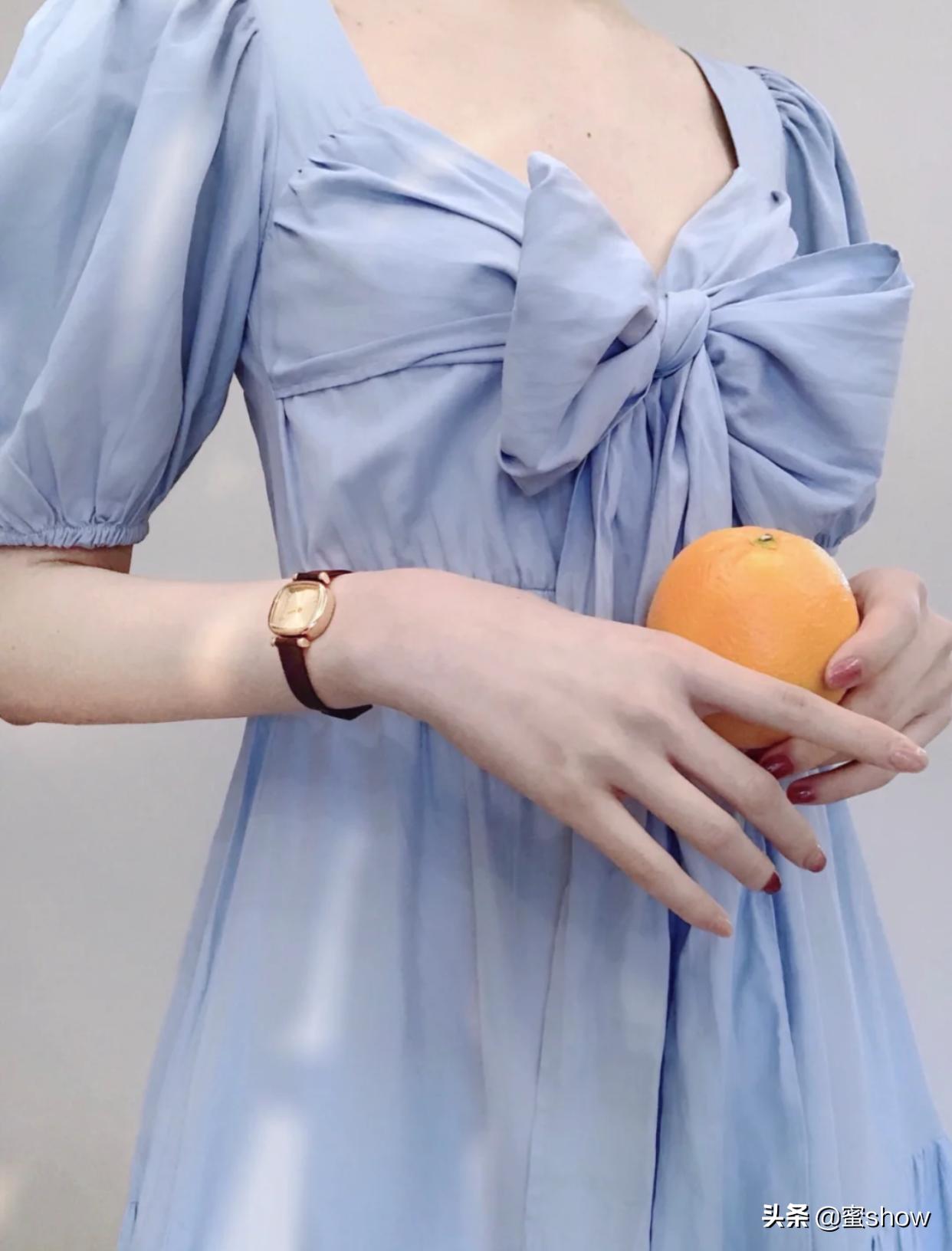 特别显身材的连衣裙叫什么名字,中袖藏蓝色连衣裙气质高级感