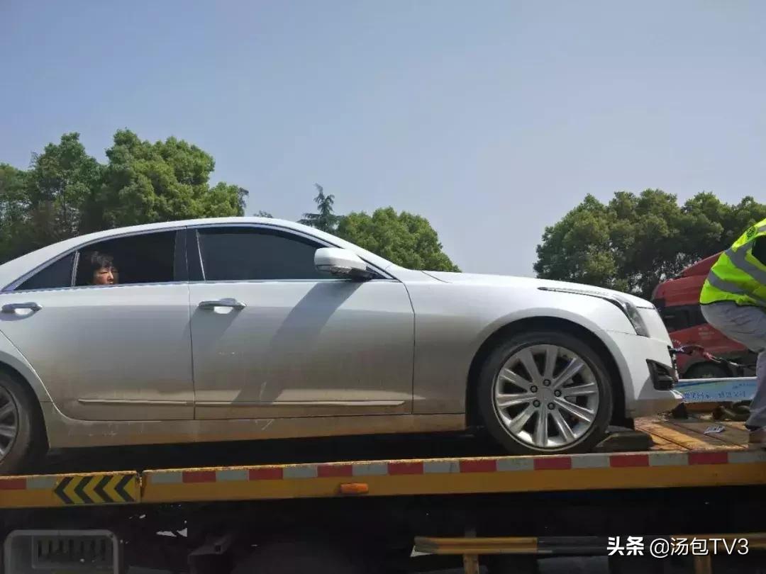 新车不到三个月高速上出故障车主要求按三包退车