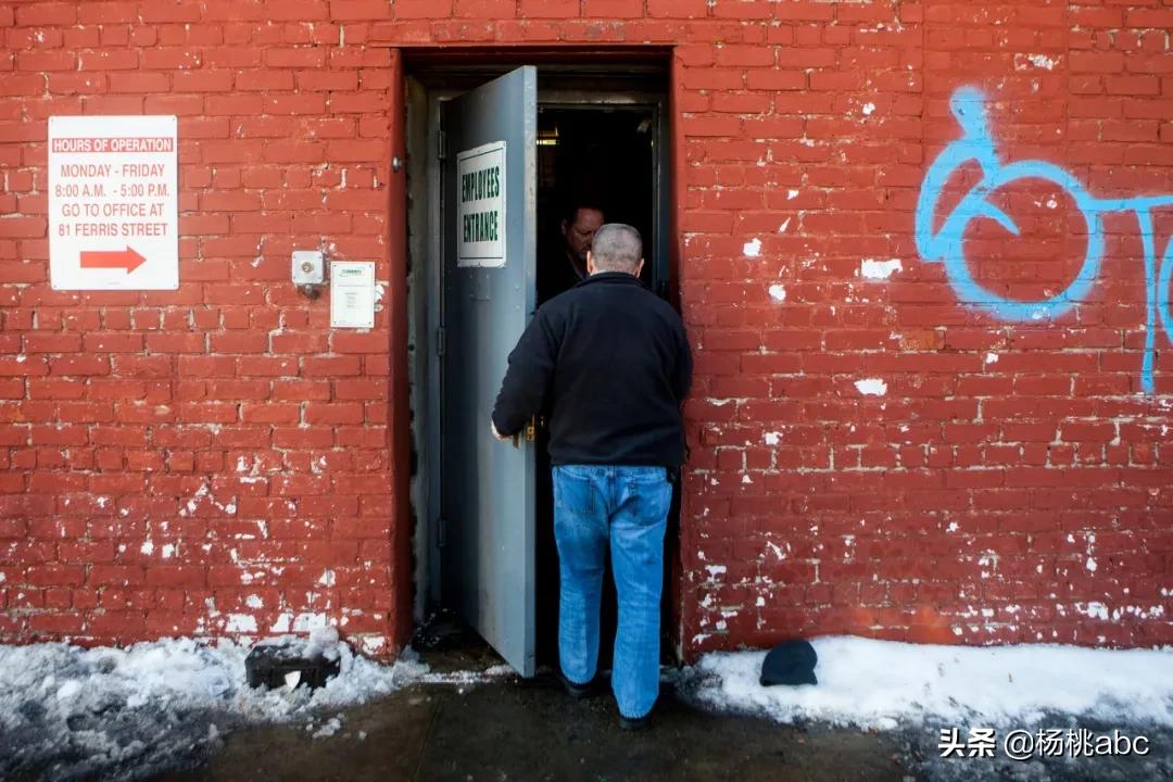 养蜂人发现蓝色蜂蜜,法国蓝色蜂蜜