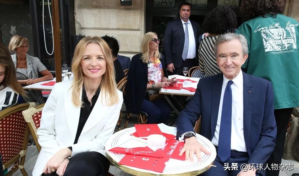 砸162亿收购蒂芙尼，LVMH帝国野心背后，接班人是个44岁待嫁白富美