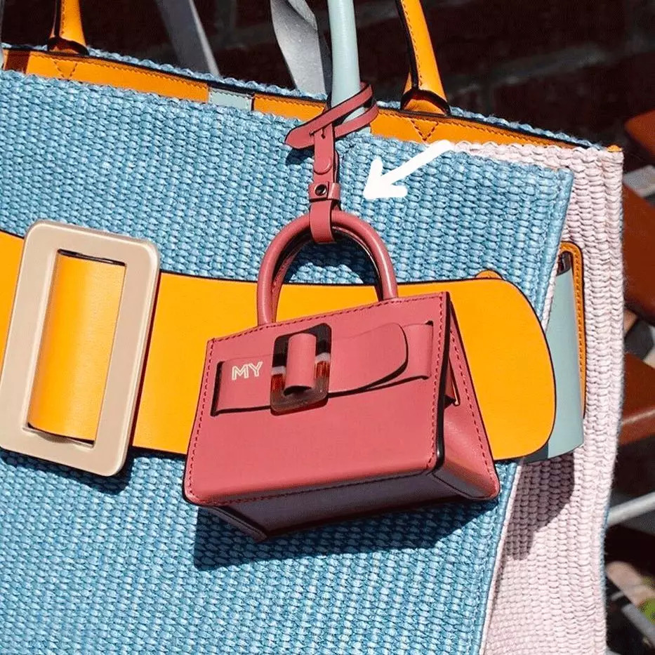 我的胸，我的手指，我的脚腕……都需要一只包包