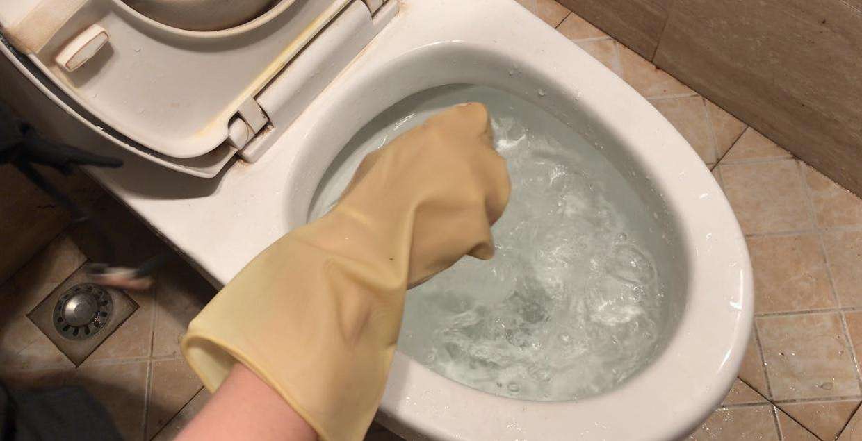 马桶堵塞怎么办教你一招,马桶堵塞最快不花钱的疏通方法