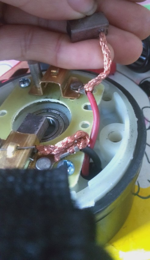 12v电瓶可带多少瓦的抽油泵,电动抽油泵12v怎么连接电瓶