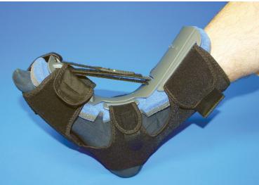 早起脚跟痛脚底板痛肿胀怎么回事,早起脚底板疼走一会又不疼了