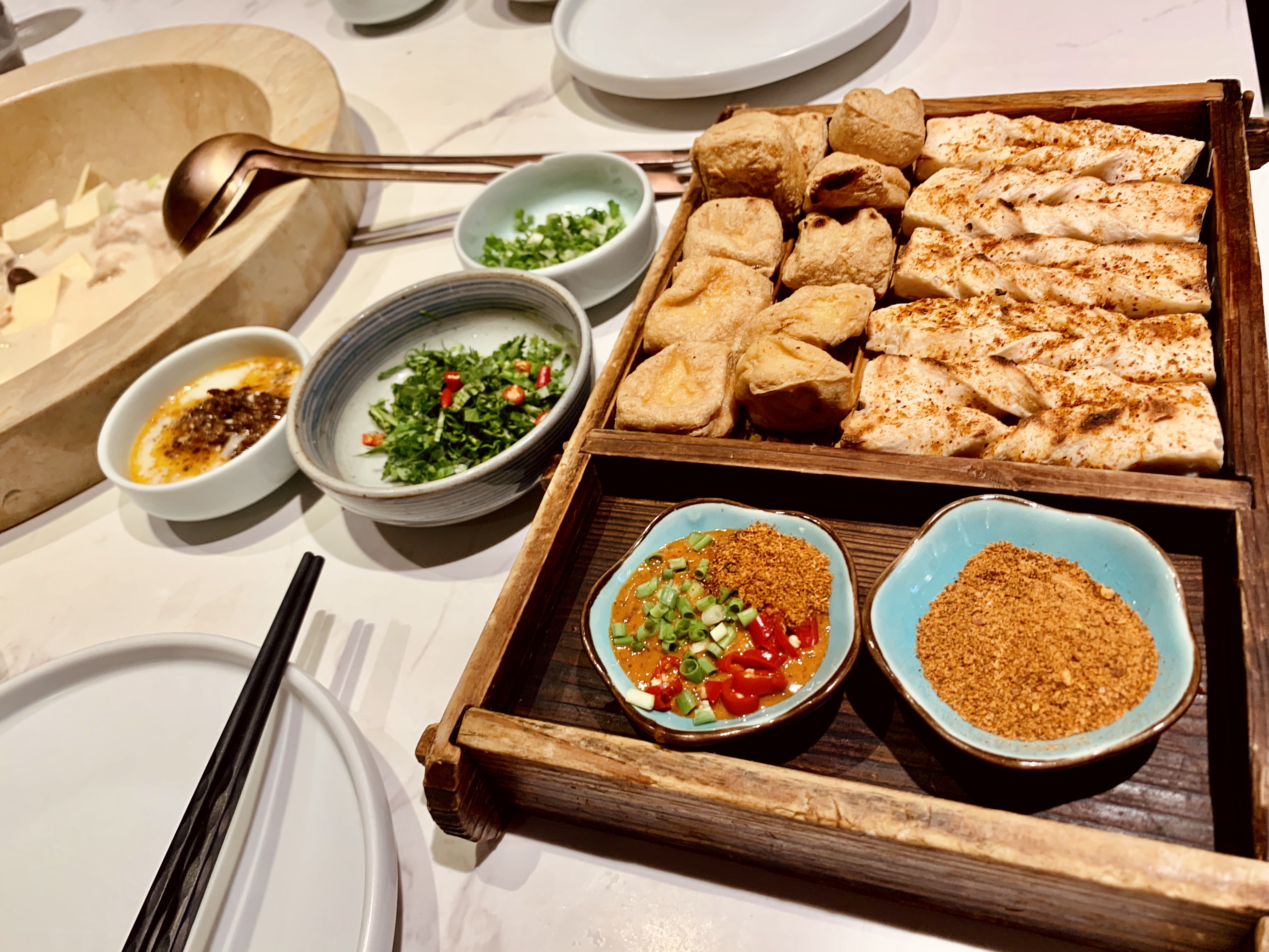 比神仙水还要仙的云南蒸汽石锅鱼,了解云南蒸汽石锅鱼