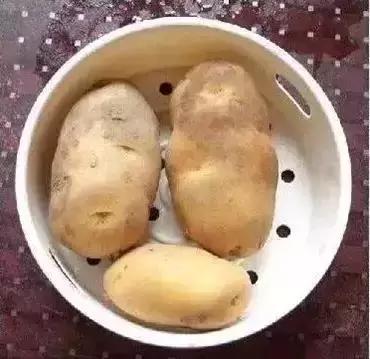 在家里做薯条吃又干净又卫生,孩子自己动手做薯条又简单又好吃