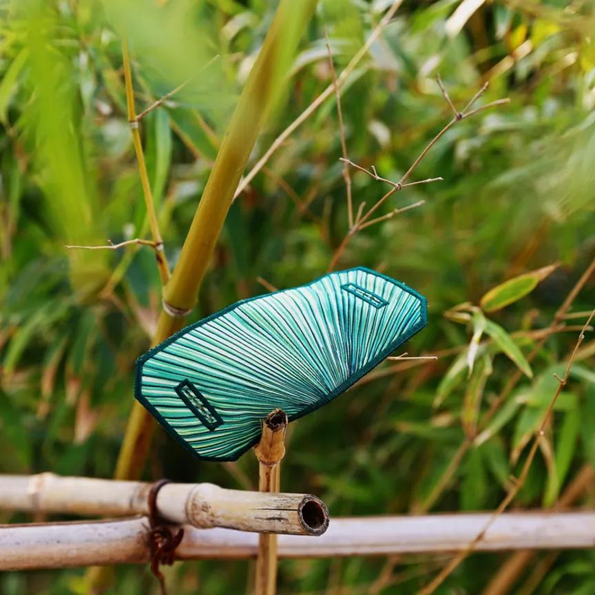 用设计缅怀去世同学，这家讲故事的潮服店刚开就卖了50万